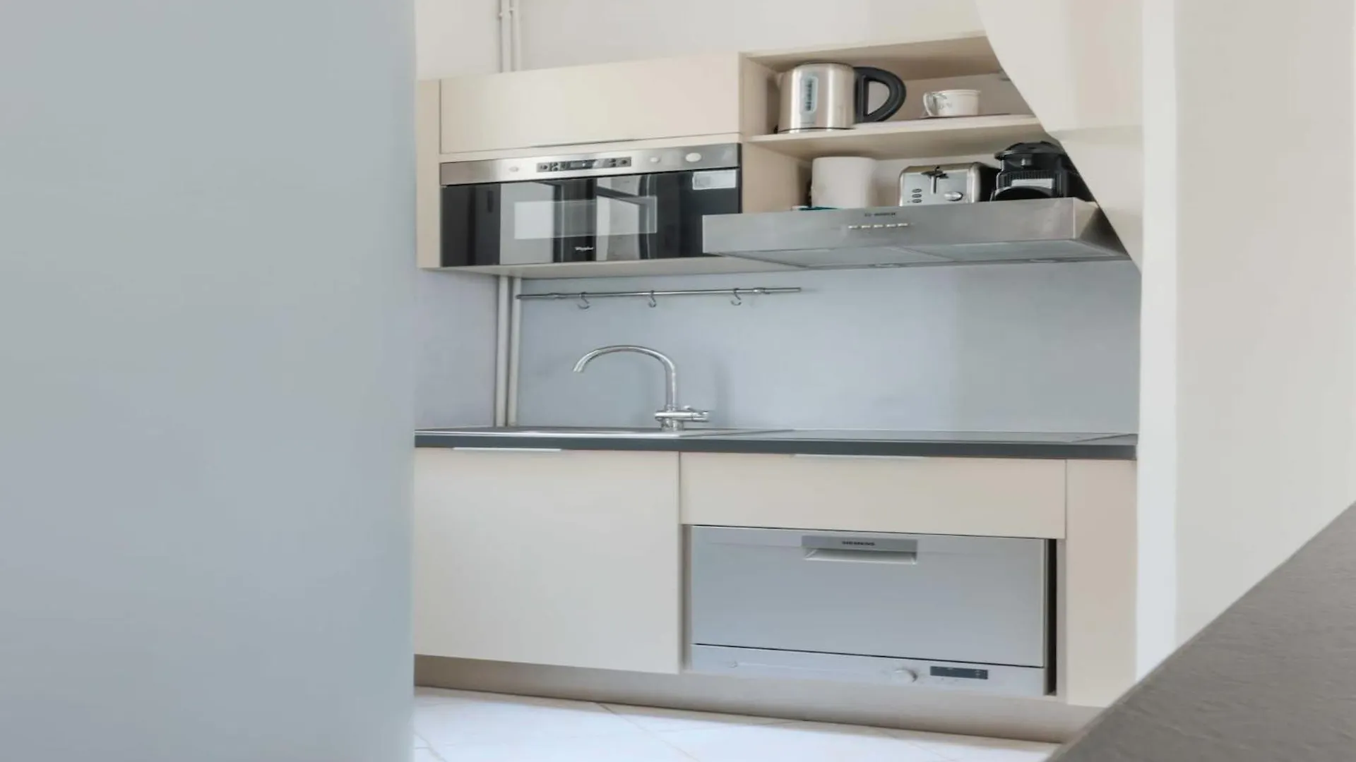 Bright Apartment - 1 Bdr 2P - Ternes Monceau Paris France